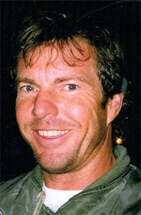   (Dennis Quaid)