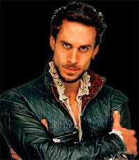   (Joseph Fiennes)